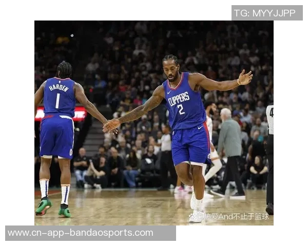 快船主场对阵黄蜂伦纳德脚踝伤势成比赛悬念